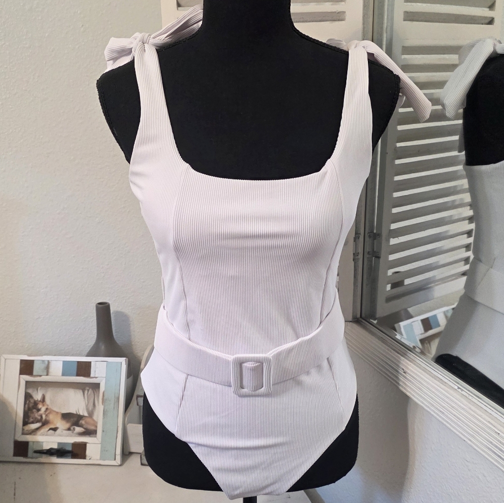 🆕️ Beach Riot Ribbed Sydney Belted One Piece - Picture 5 of 16